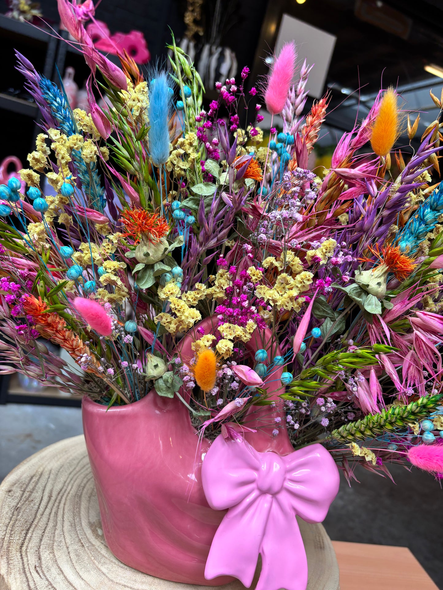 Hand bag vase pink bow & flowers