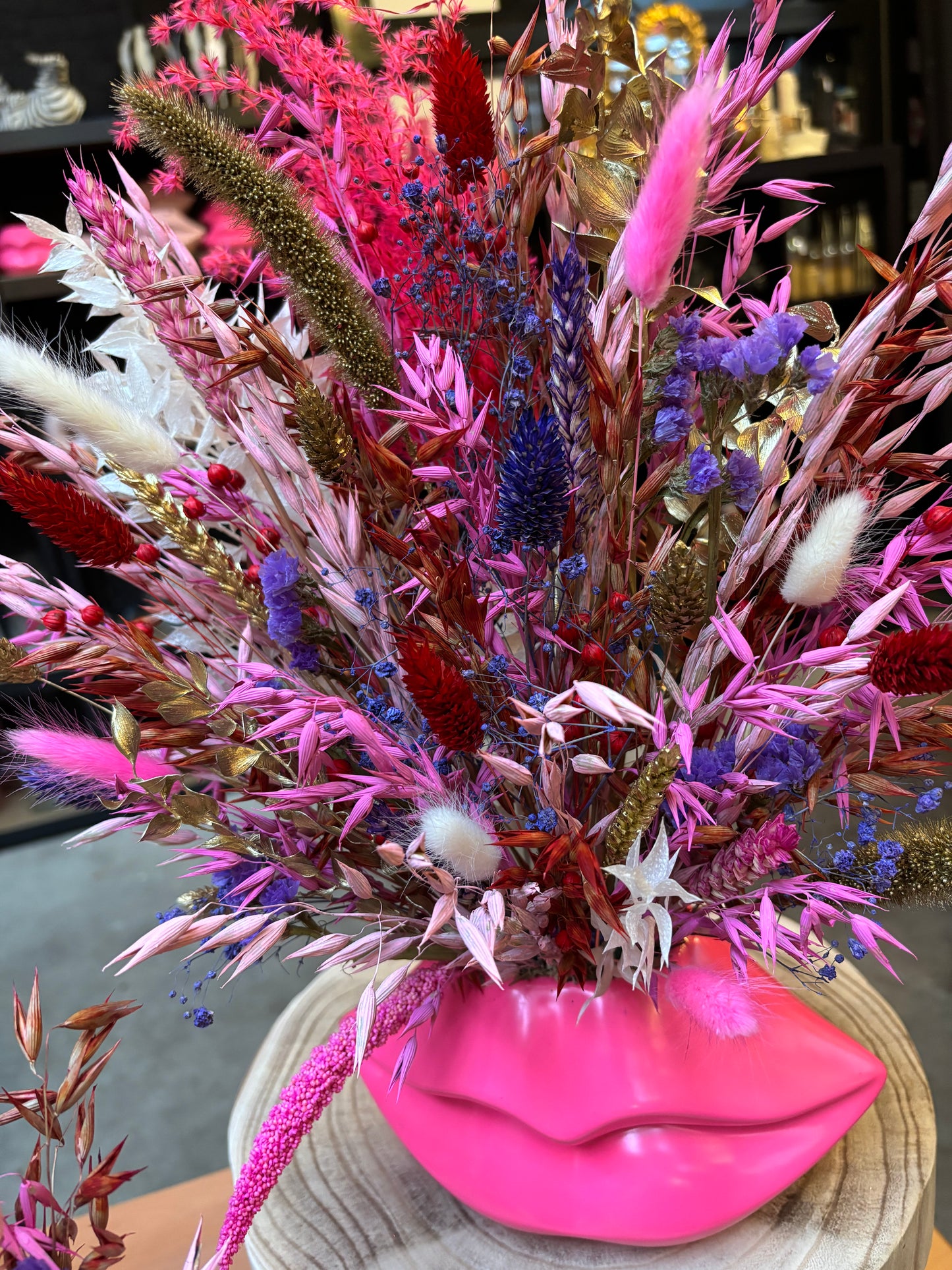 Lips vaas neon roze & Limited Valentine Flowers