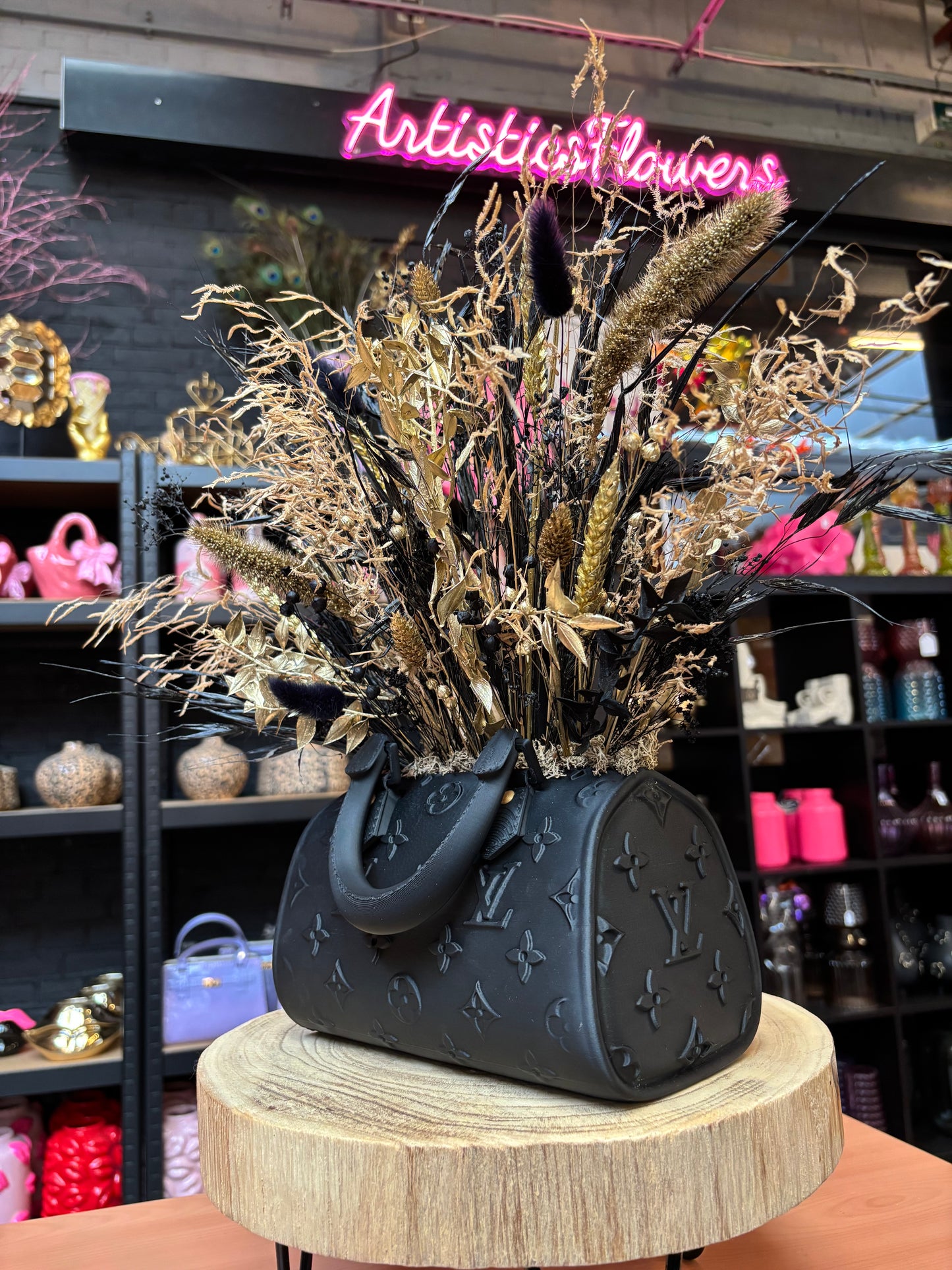 Bag vase & Gold black flowers
