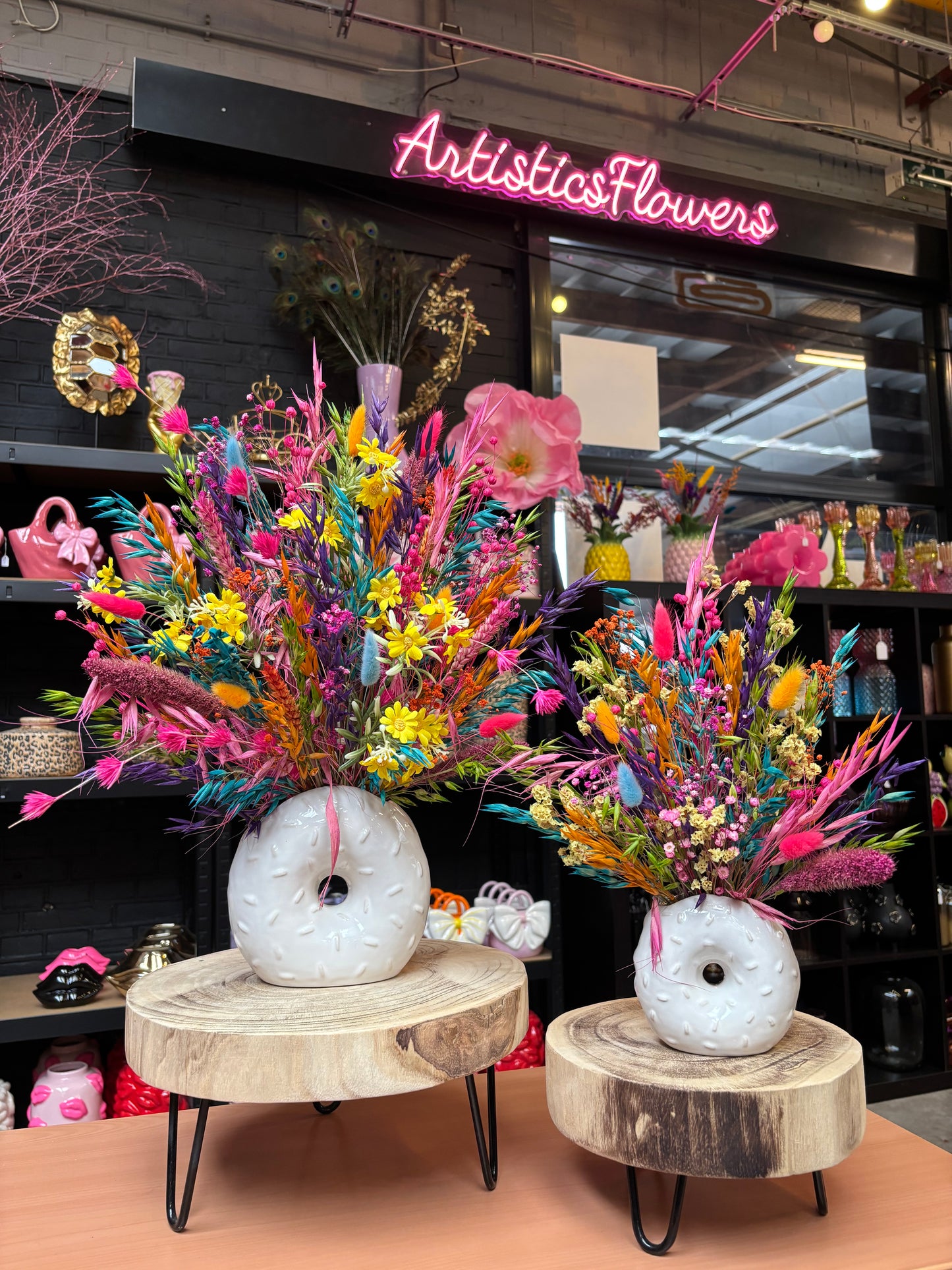 Donut vaas wit & neon bloemen Limited