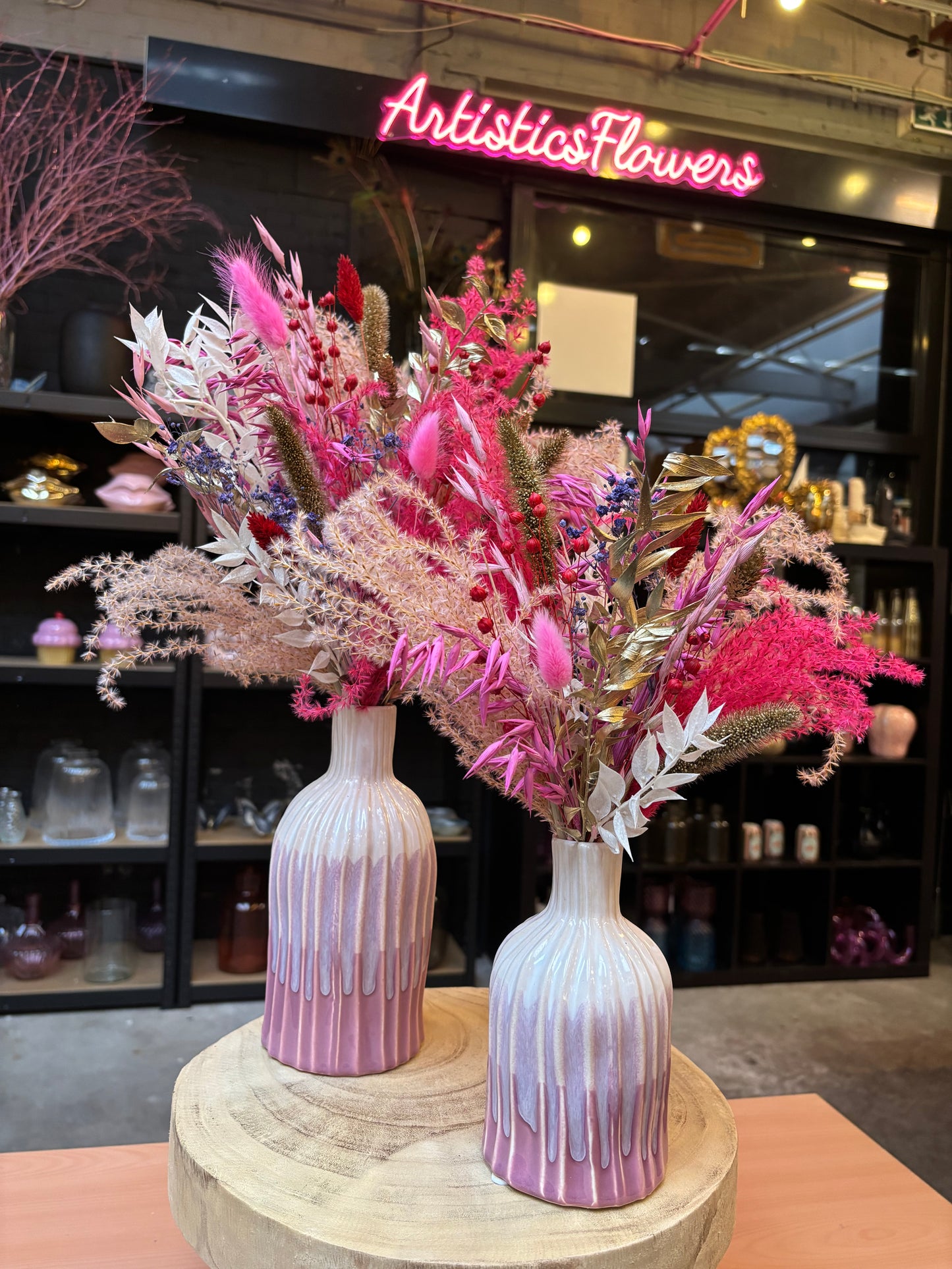 Milla vaas gestreept & Limited Valentine Flowers