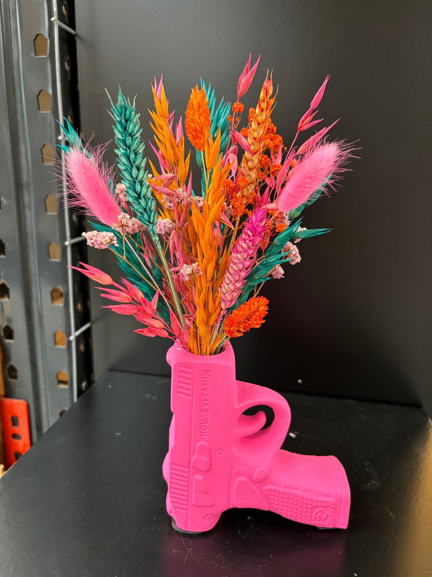 HV Gun vase & Smaragd droogbloemen