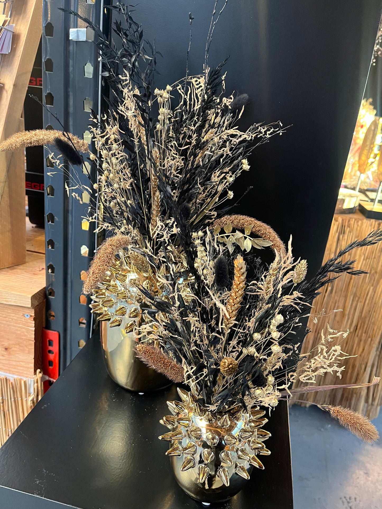 Stekel vaas DK goud & Gold Black droogbloemen