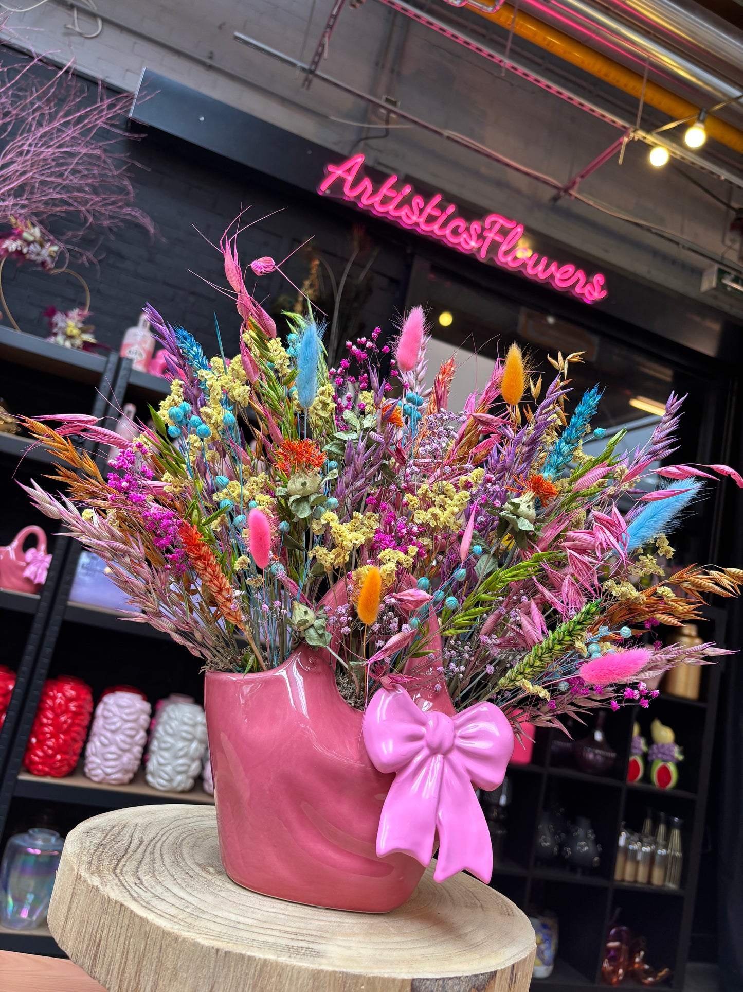 Hand bag vase pink bow & flowers