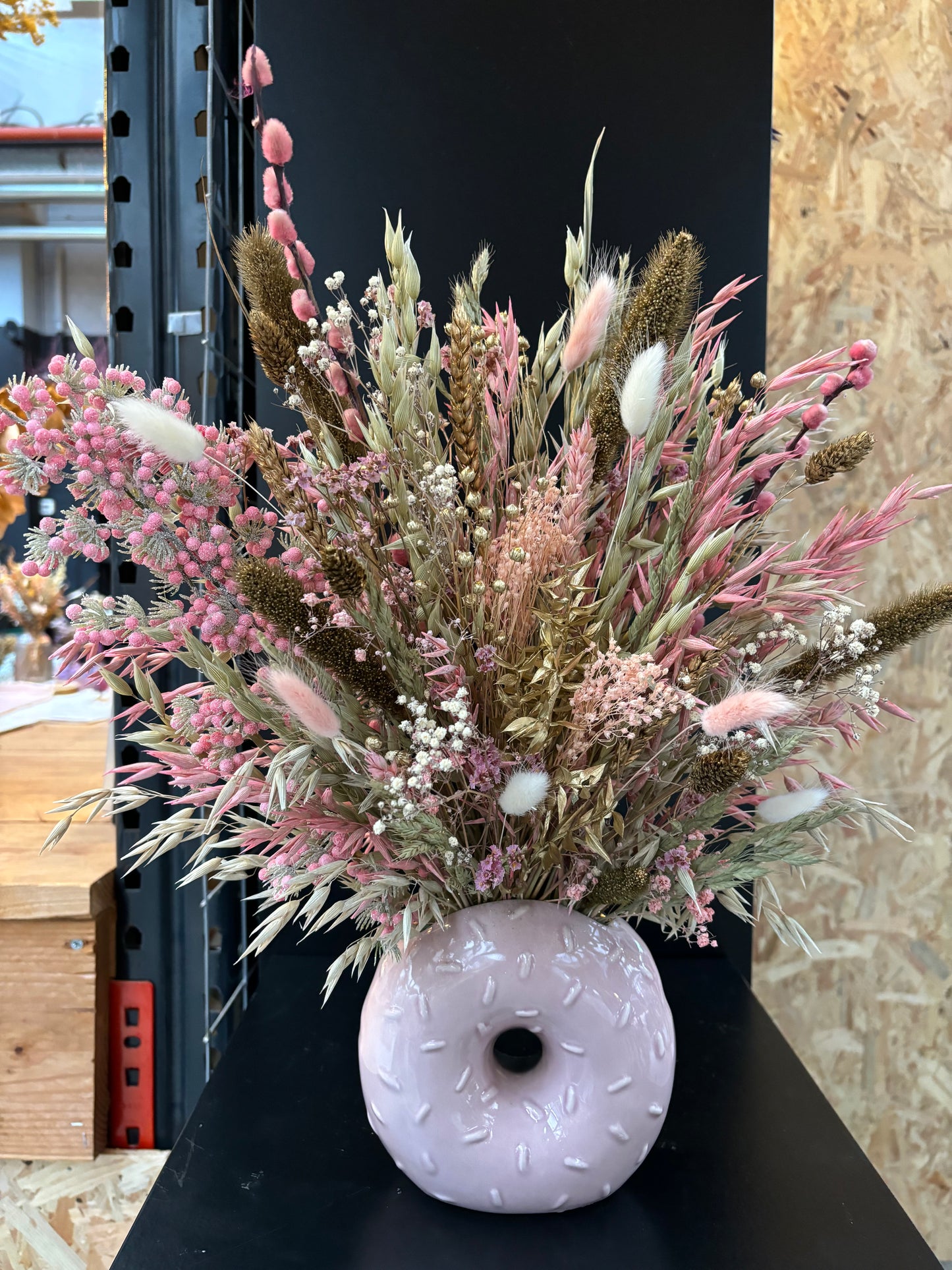 Donut vaas roze & droogbloemen