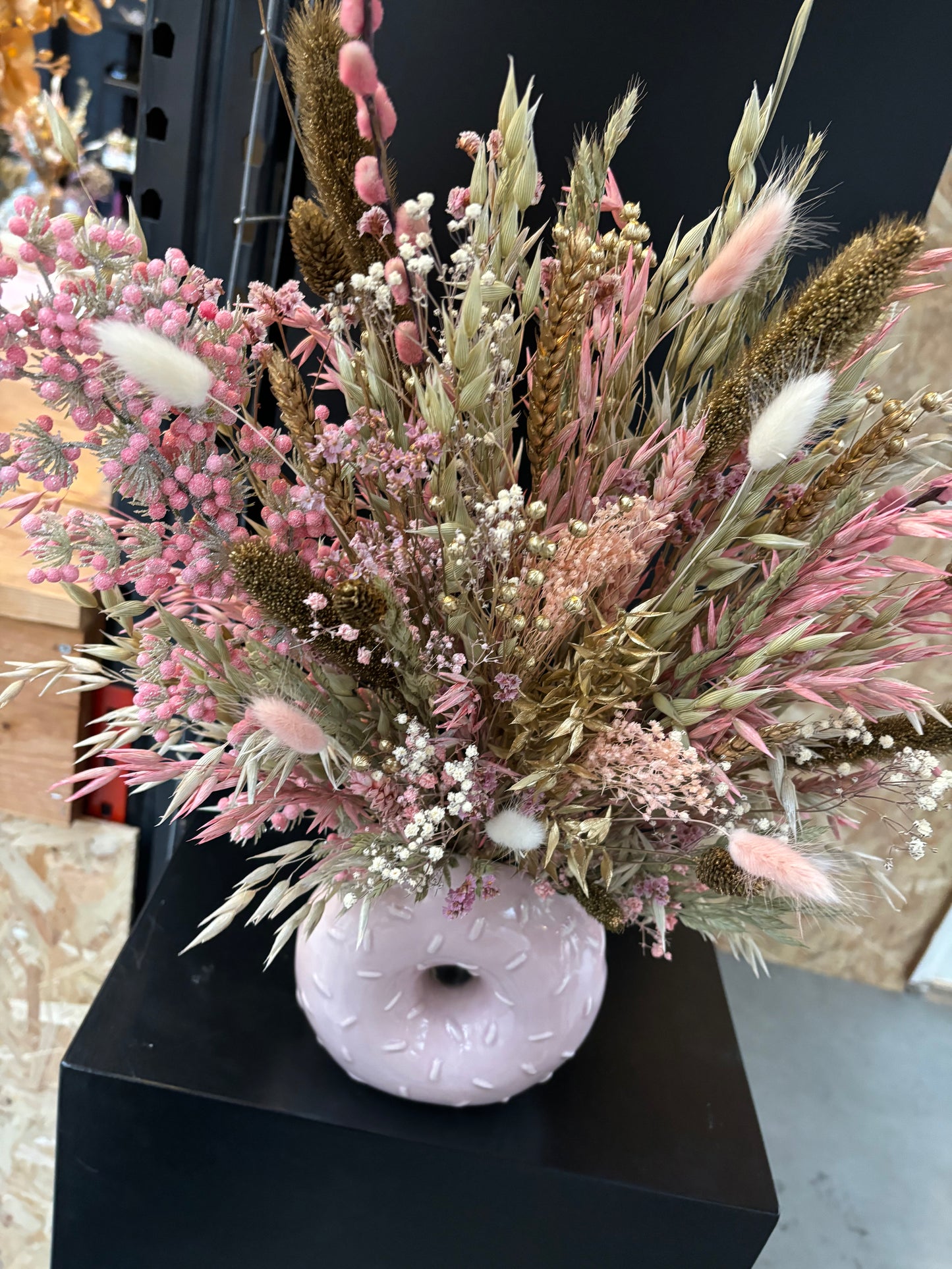 Donut vaas roze & droogbloemen