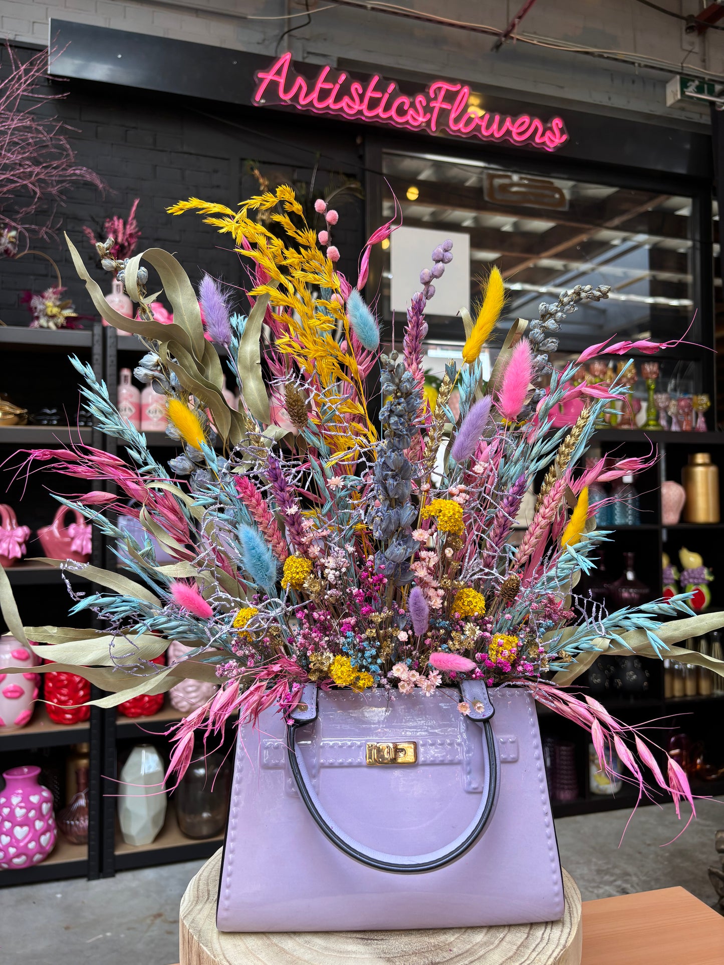 Exclusive bag vase & Flowers