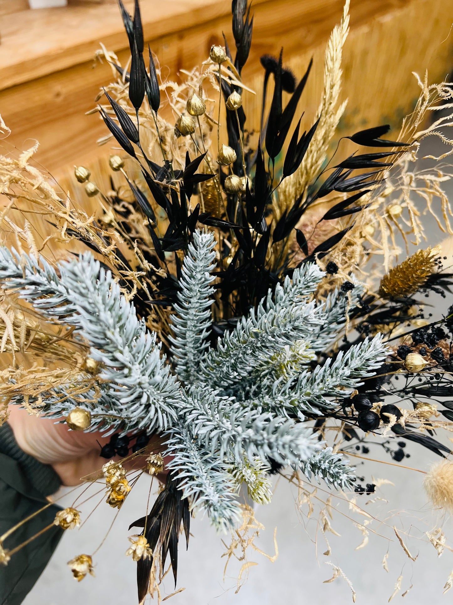 Droogbloemen tafelstukje Luxury Gold