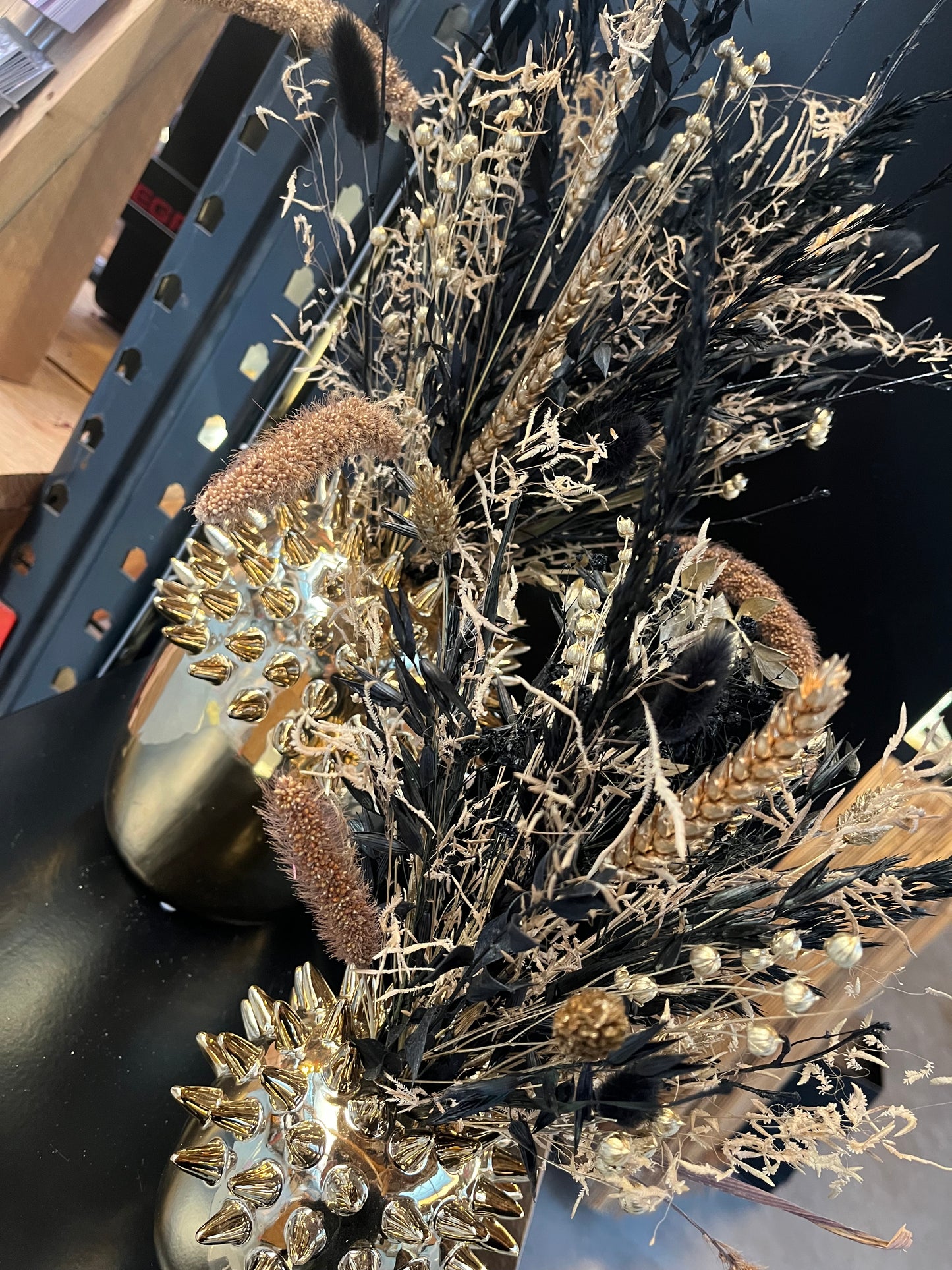 Stekel vaas DK goud & Gold Black droogbloemen