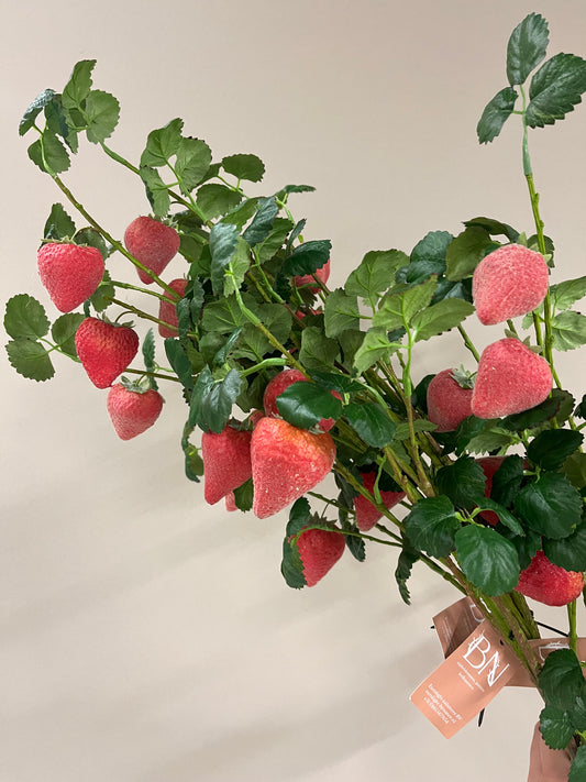 Aardbei fruittak zijdebloemen